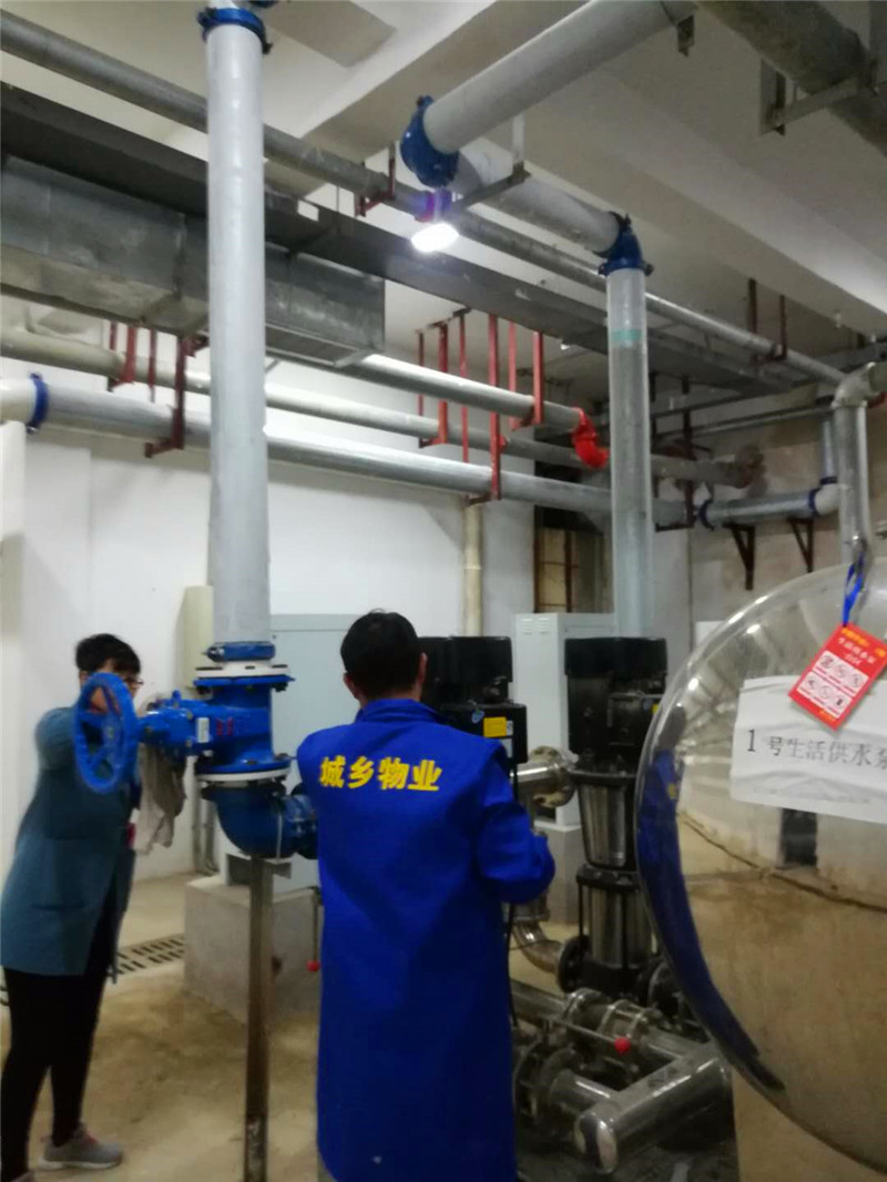 1560236200175541.jpg 泵房(fáng)檢查維護.jpg